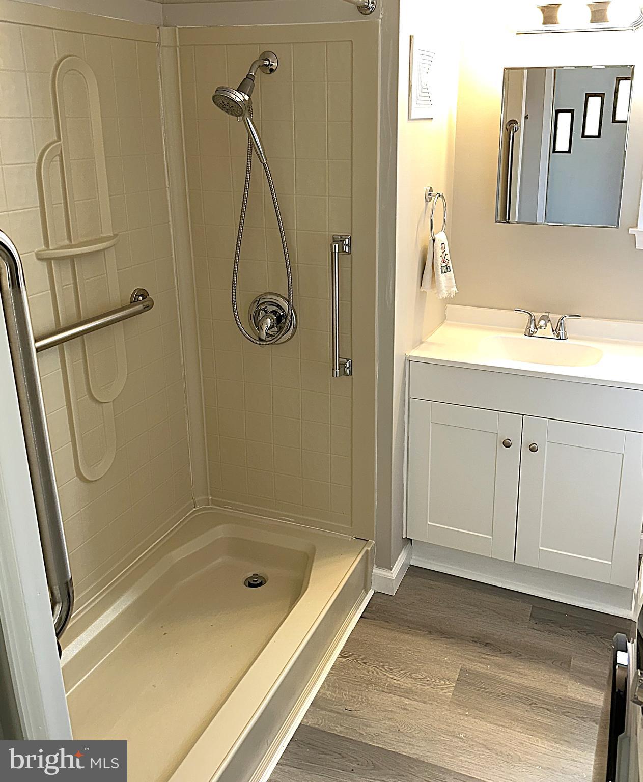 ROL PARK VILLAGE - Residential