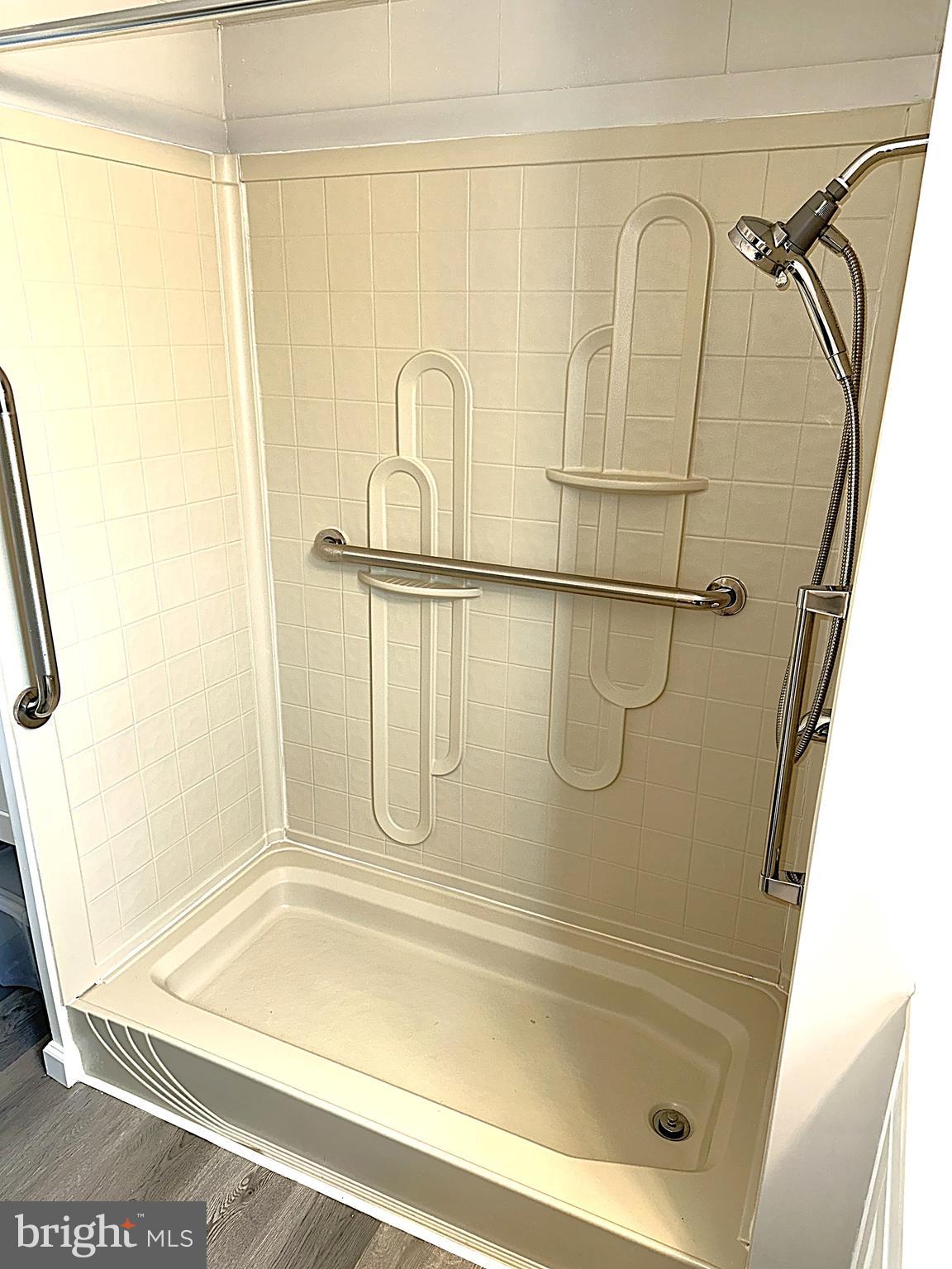 ROL PARK VILLAGE - Residential