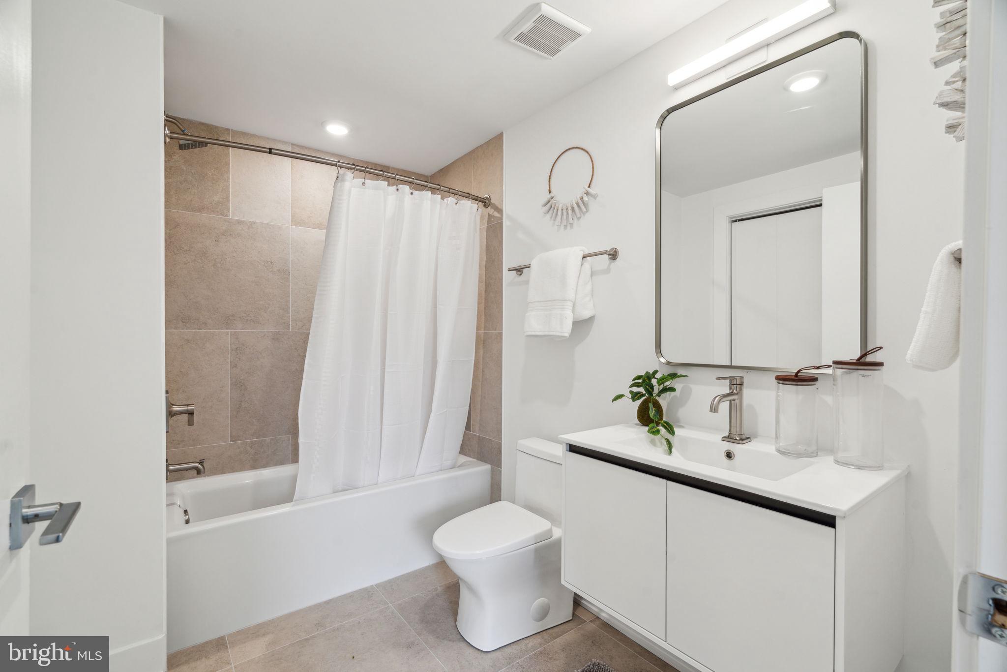 FISHTOWN - Residential Lease