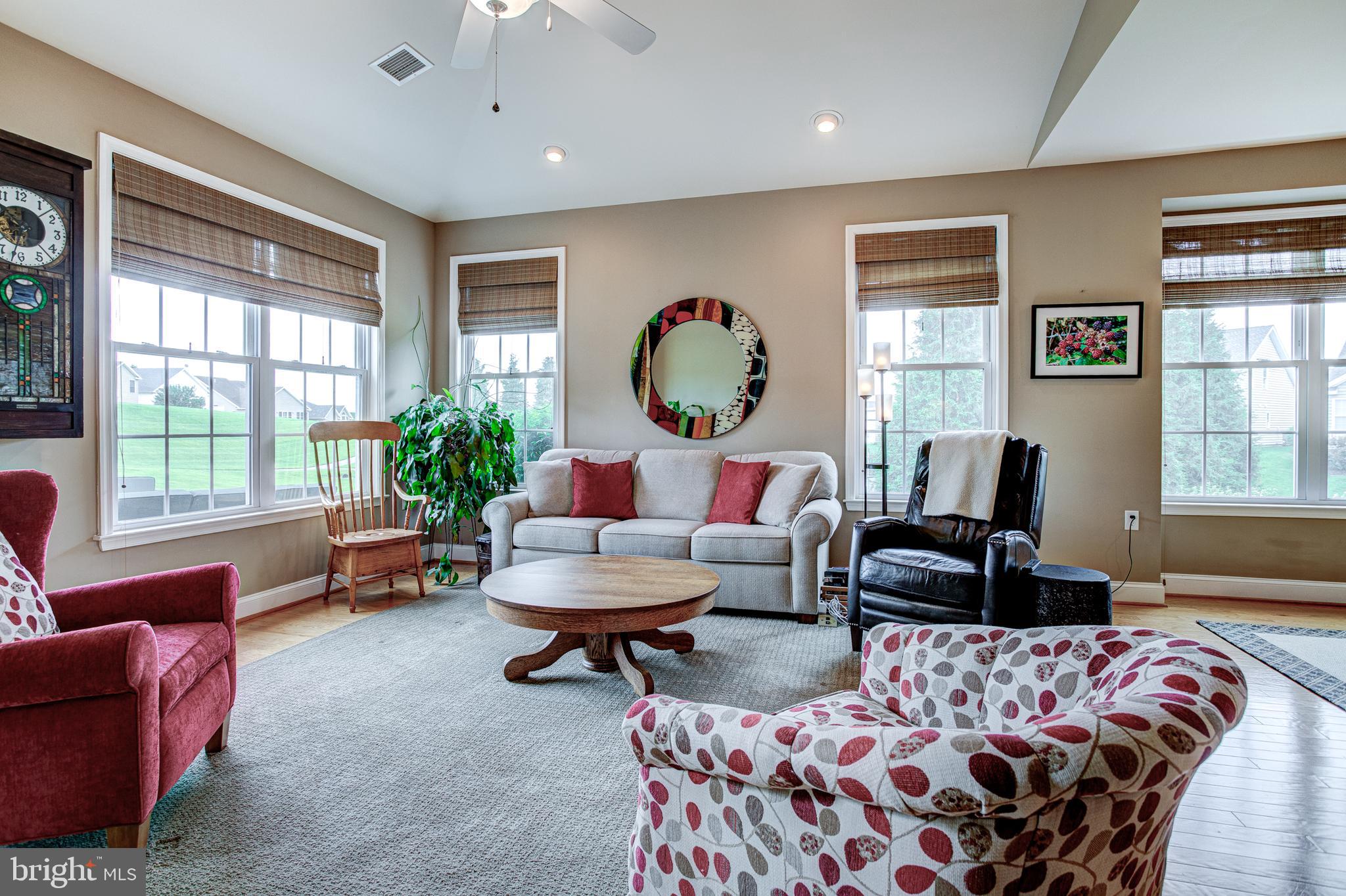 LIBERTY HILL - Residential