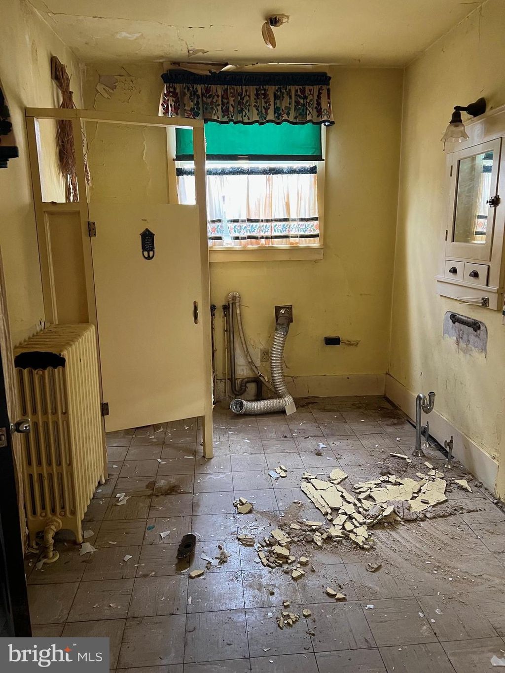 Photo of 17 N Reamstown Road, STEVENS, PA 17578 (MLS # PALA2075484)