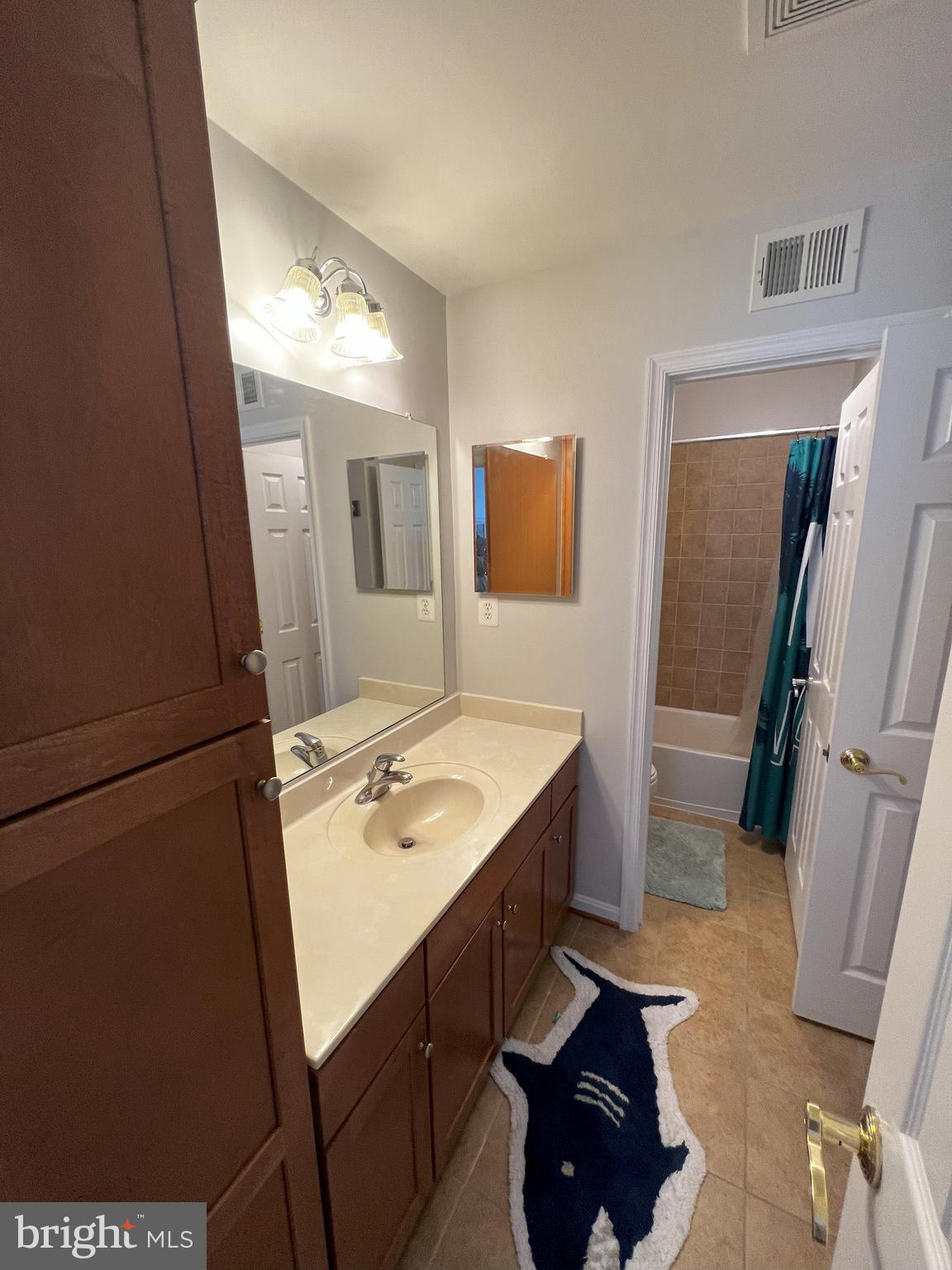 BRAMBLETON LANDBAY 2 - Residential Lease