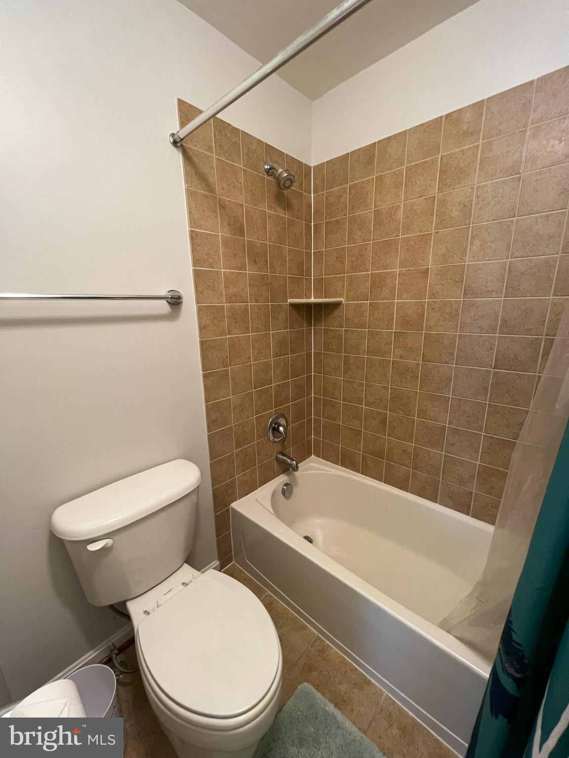 BRAMBLETON LANDBAY 2 - Residential Lease