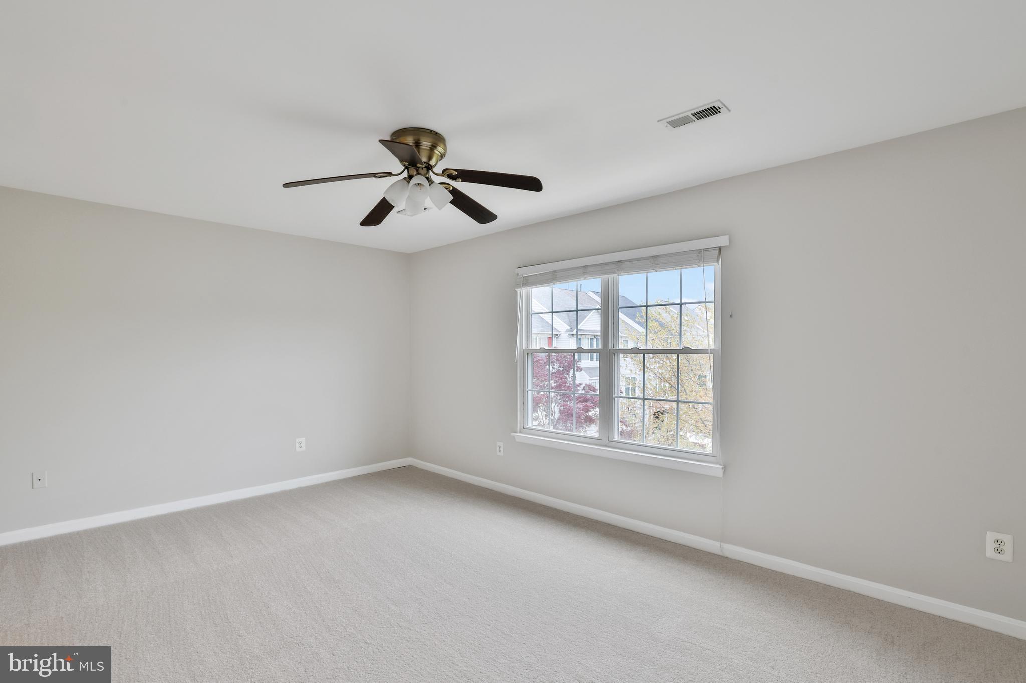 UNIVERISTY CENTER - Residential