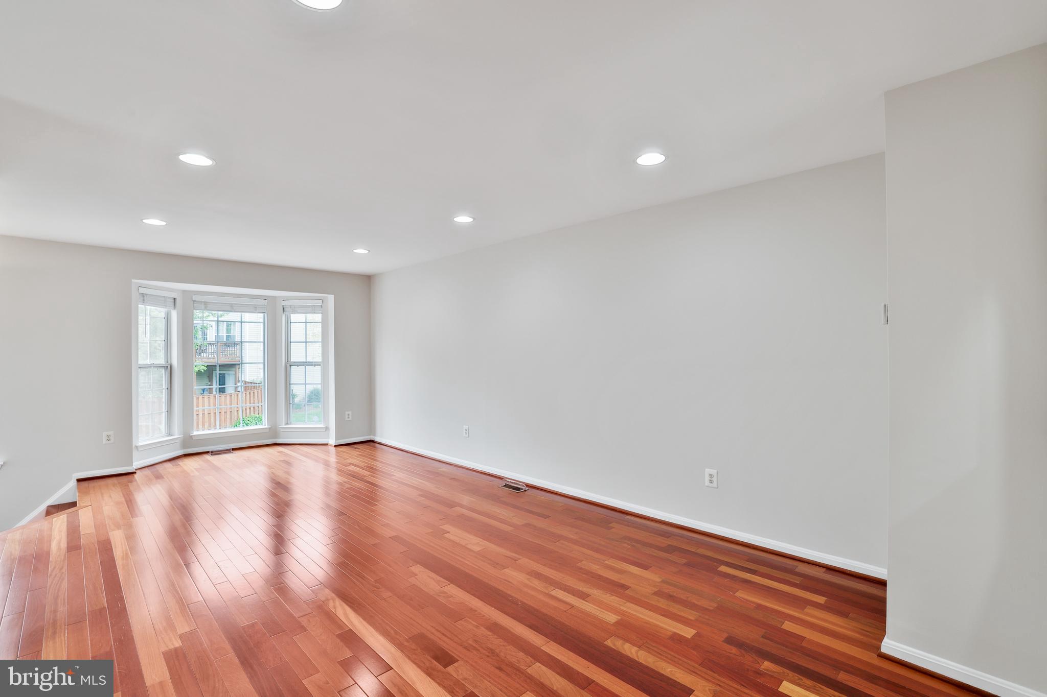 UNIVERISTY CENTER - Residential