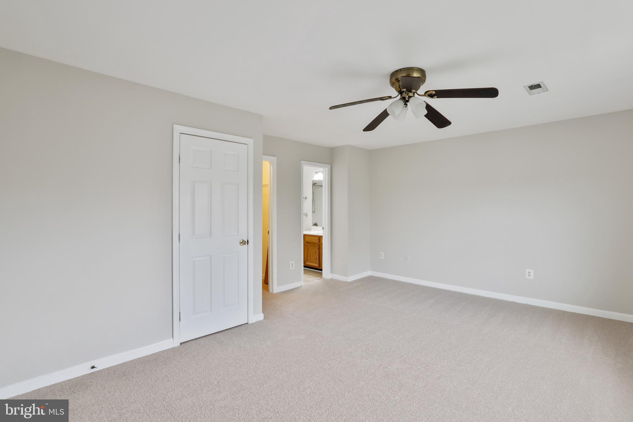 UNIVERISTY CENTER - Residential