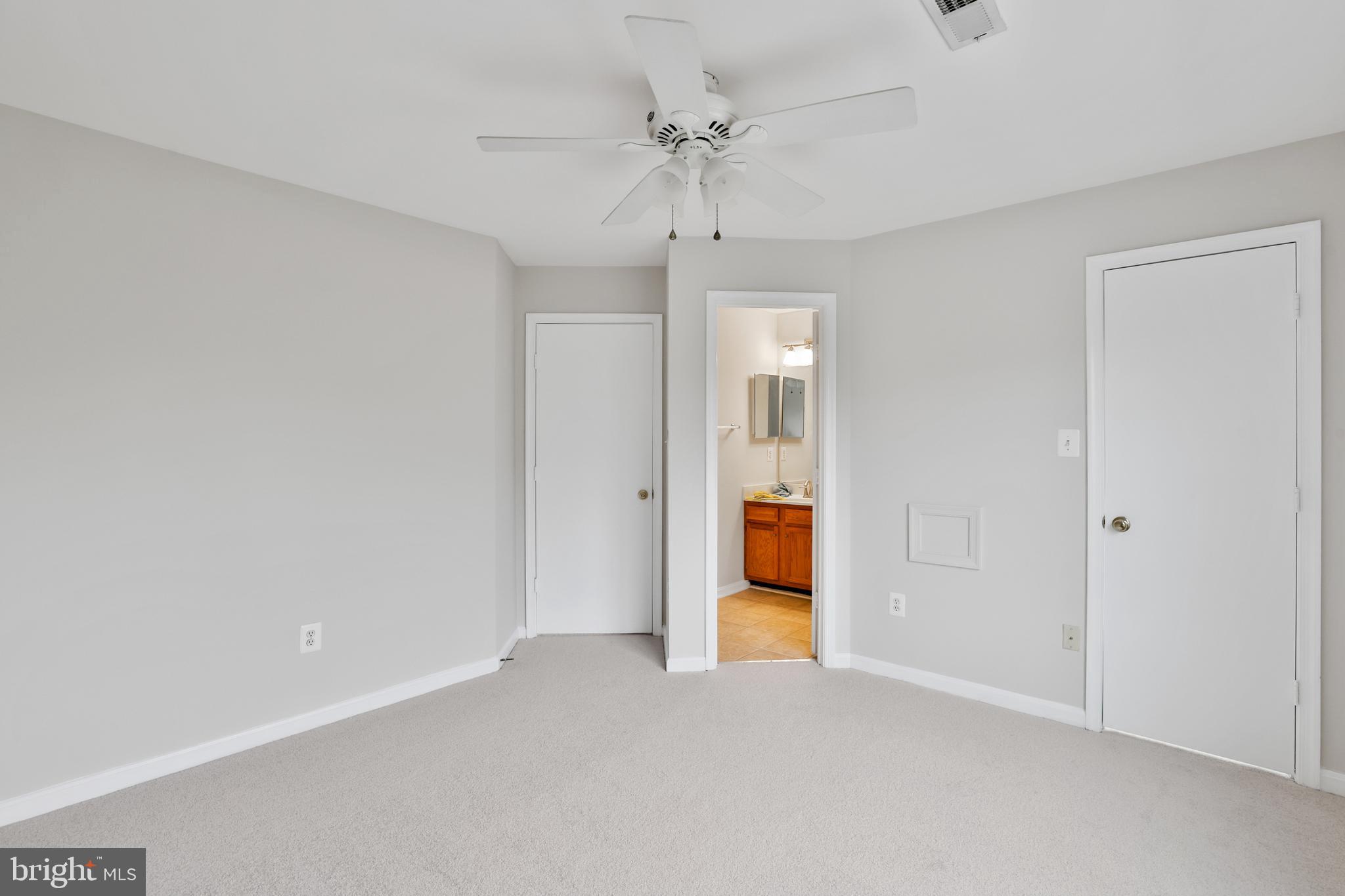 UNIVERISTY CENTER - Residential