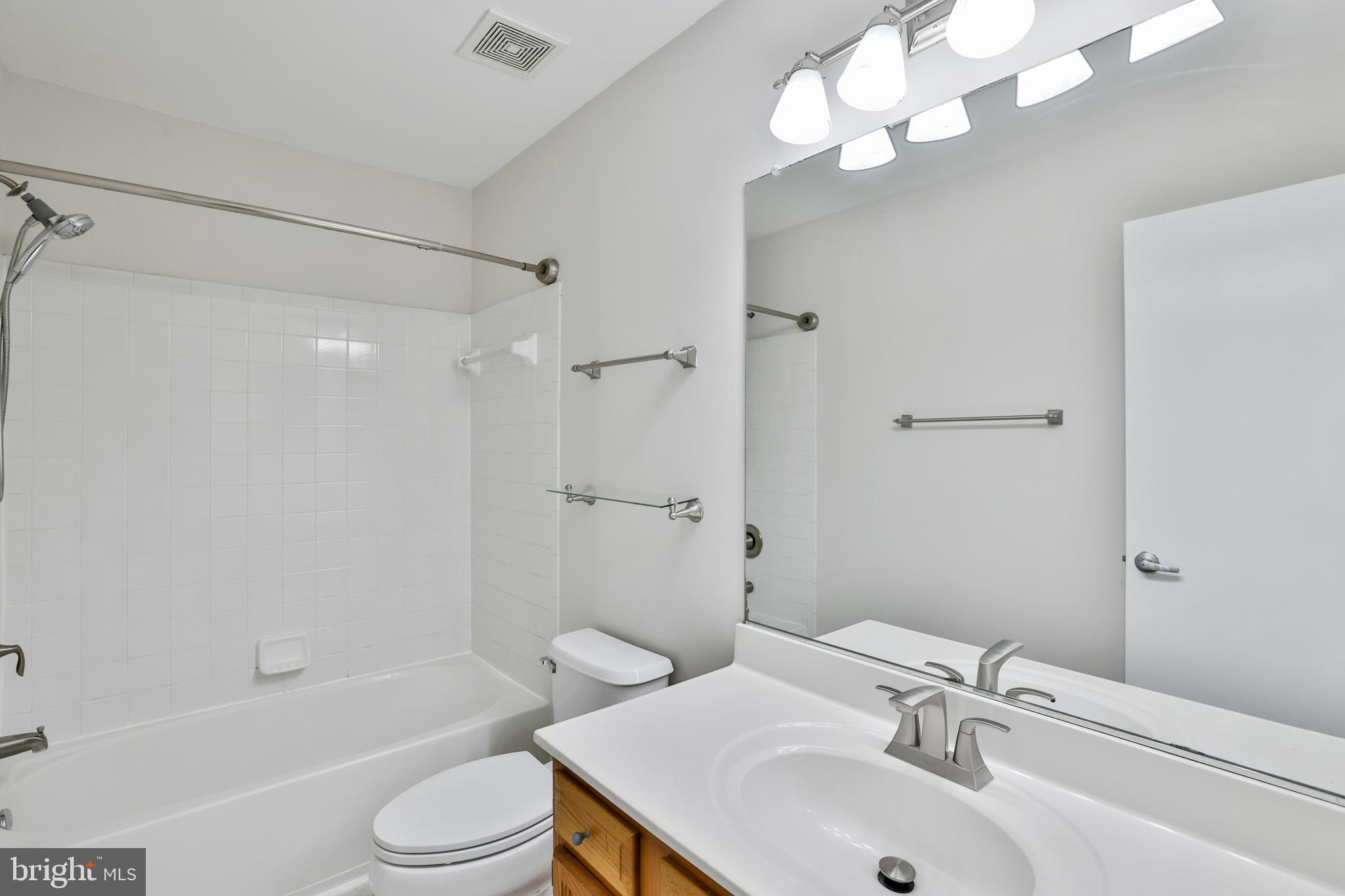 UNIVERISTY CENTER - Residential