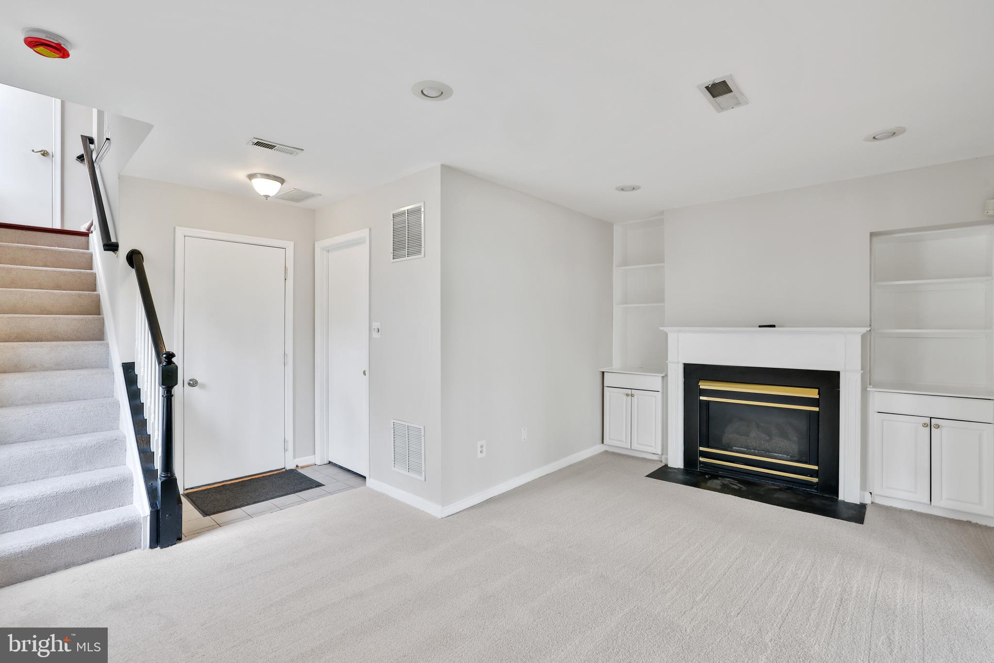 UNIVERISTY CENTER - Residential