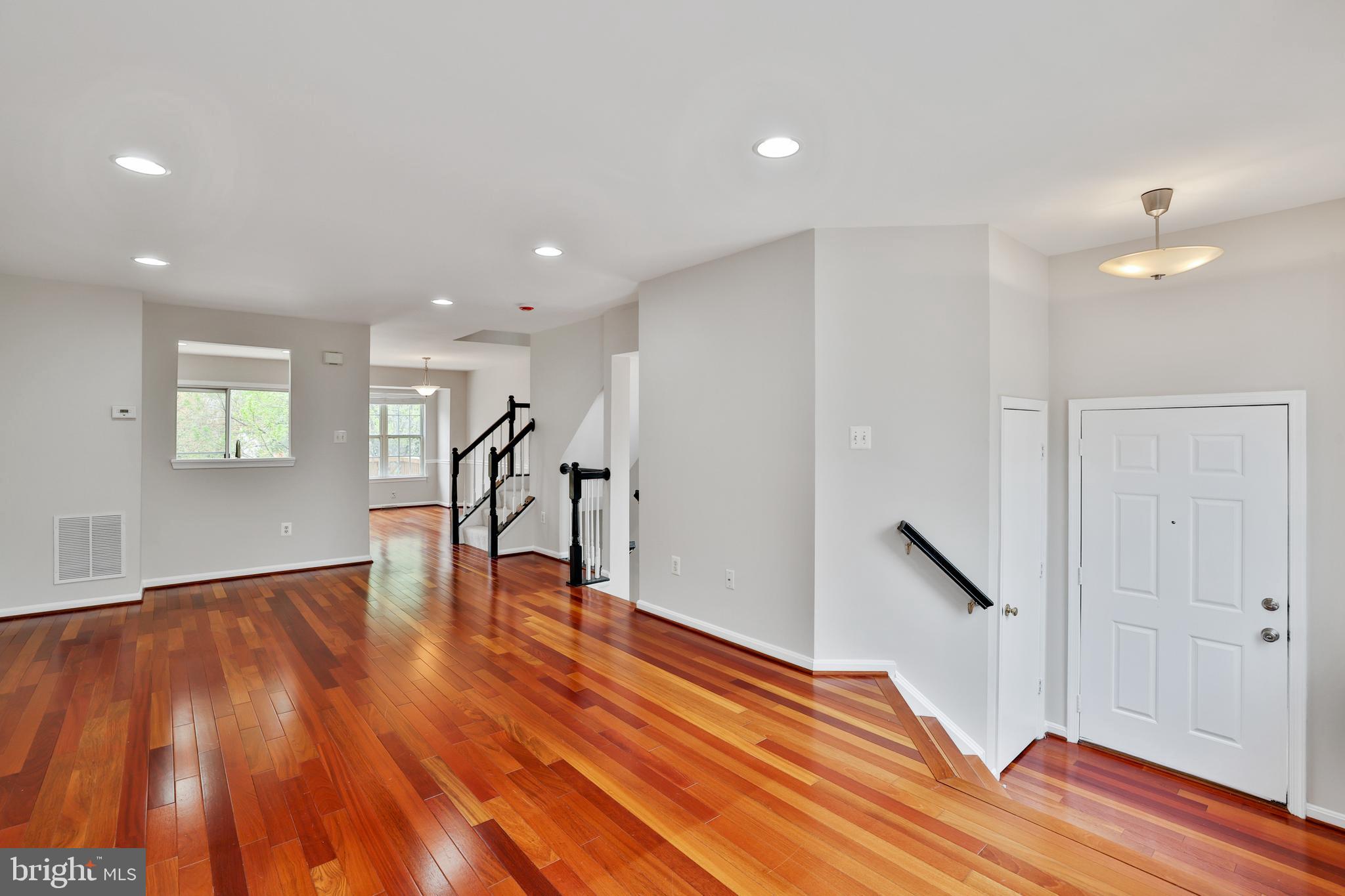 UNIVERISTY CENTER - Residential