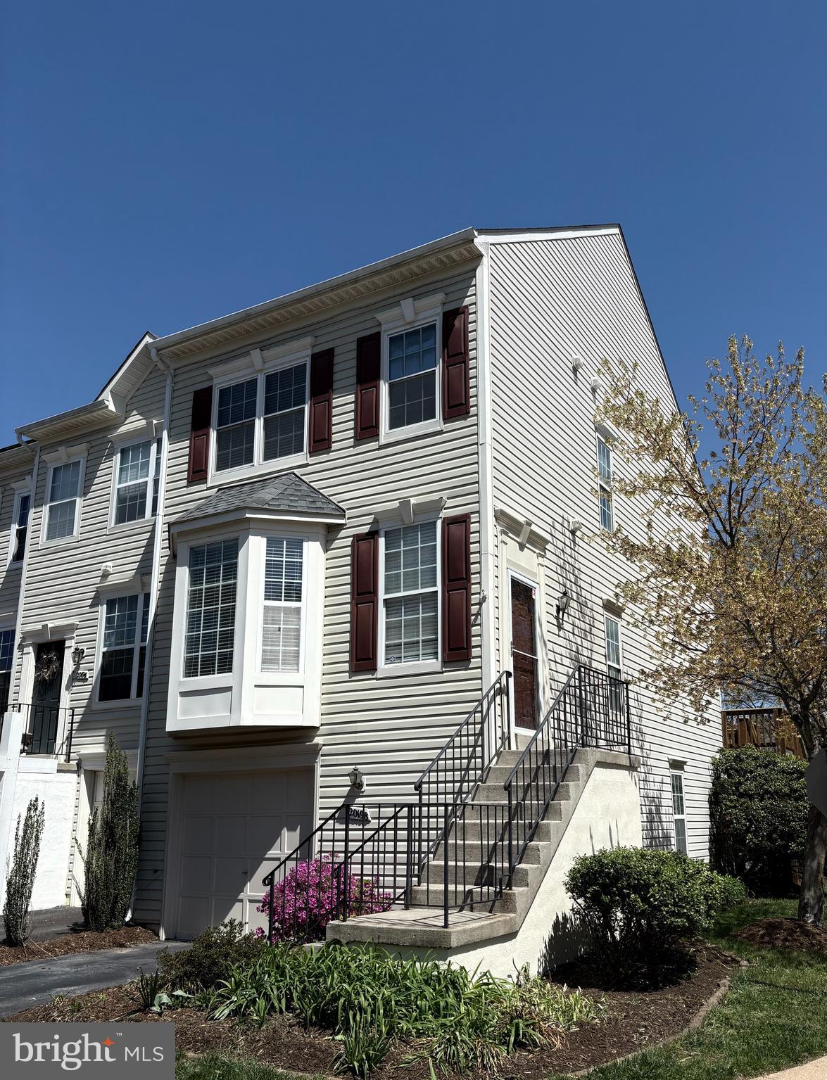 UNIVERISTY CENTER - Residential