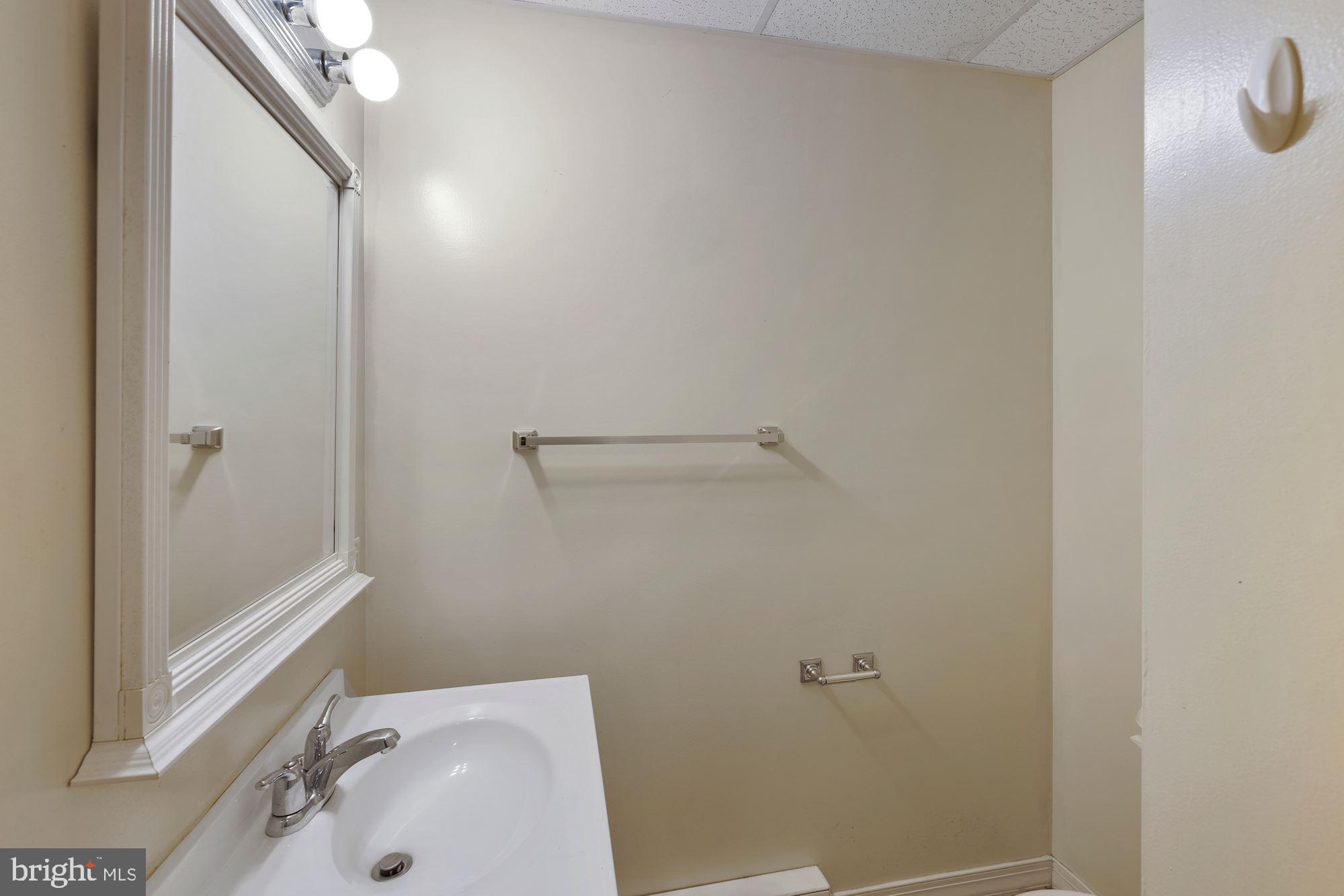 ROBINS GLENN - Residential