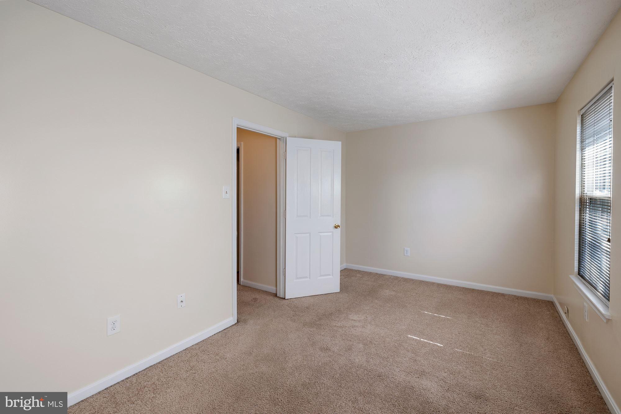 ROBINS GLENN - Residential