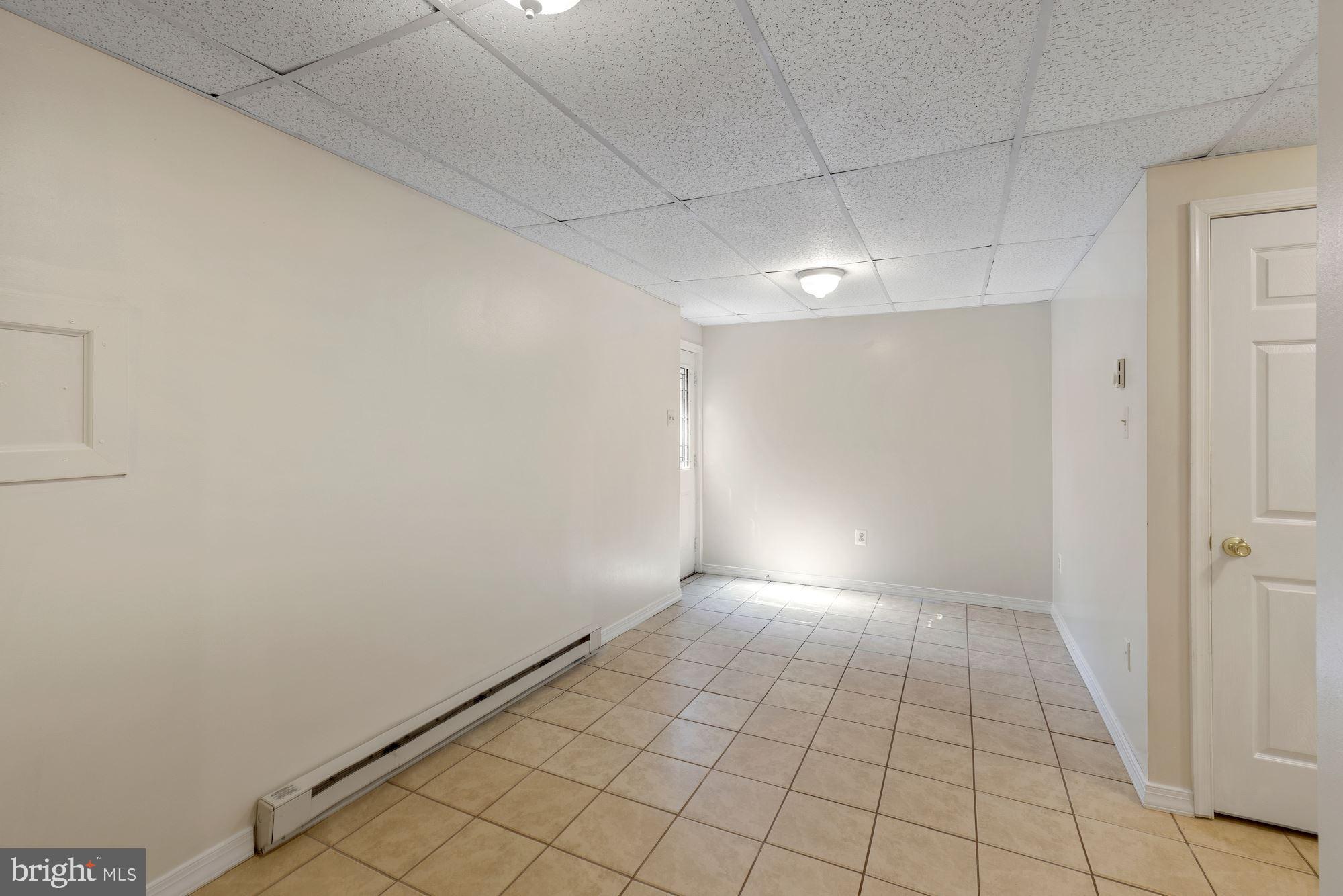 ROBINS GLENN - Residential