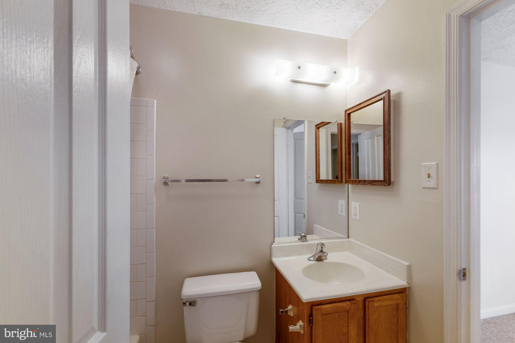 ROBINS GLENN - Residential