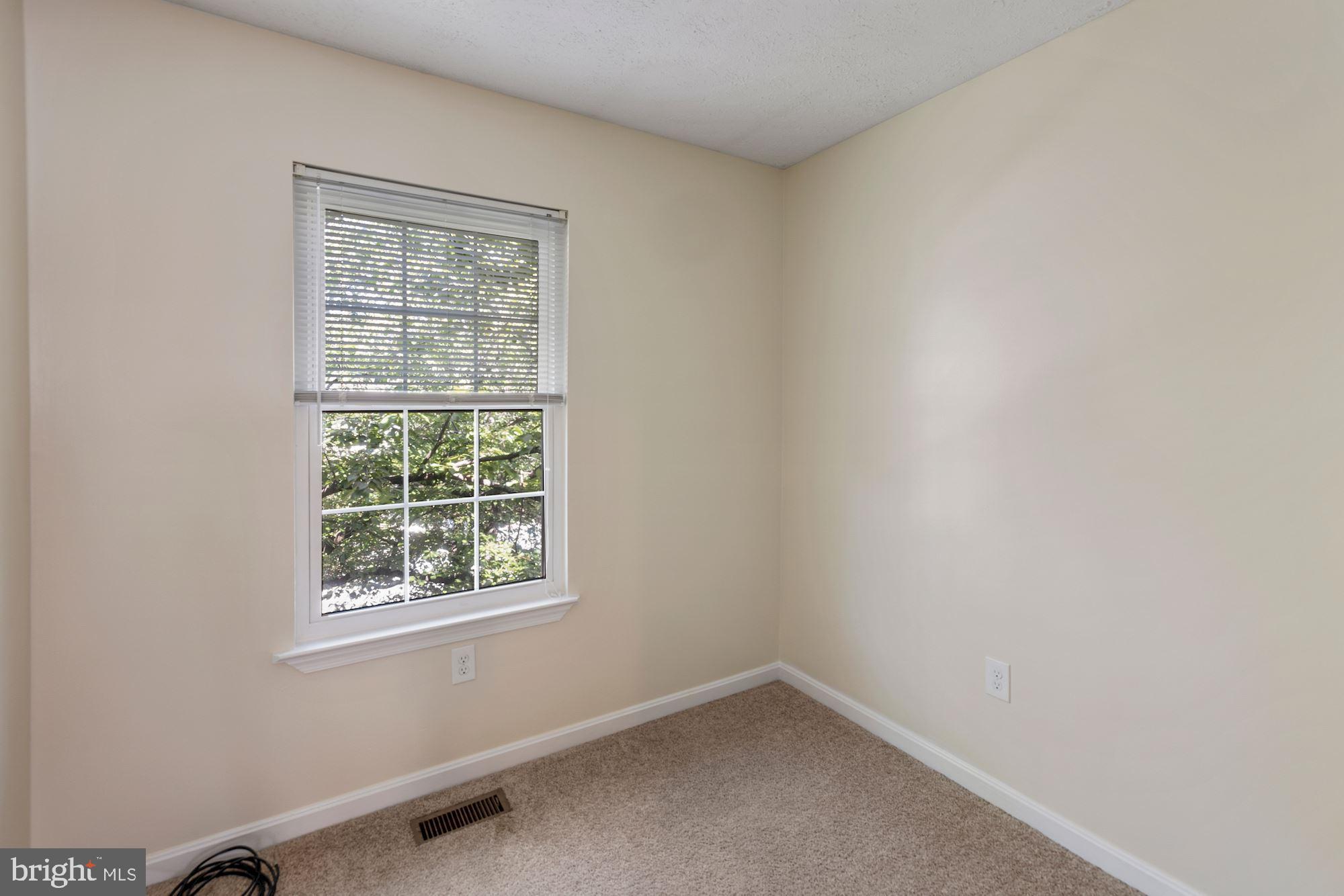 ROBINS GLENN - Residential