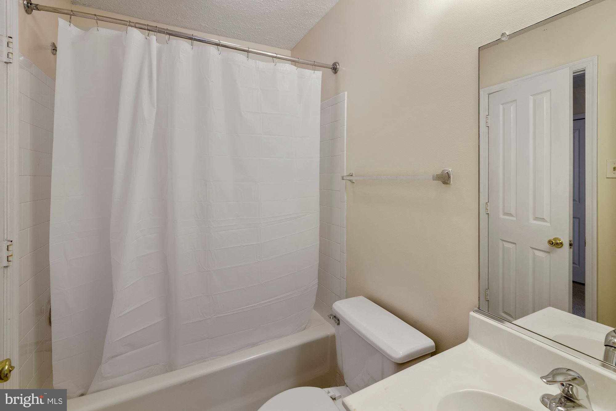 ROBINS GLENN - Residential