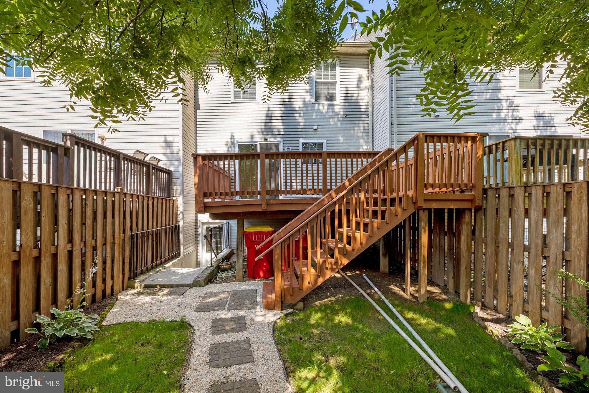 ROBINS GLENN - Residential