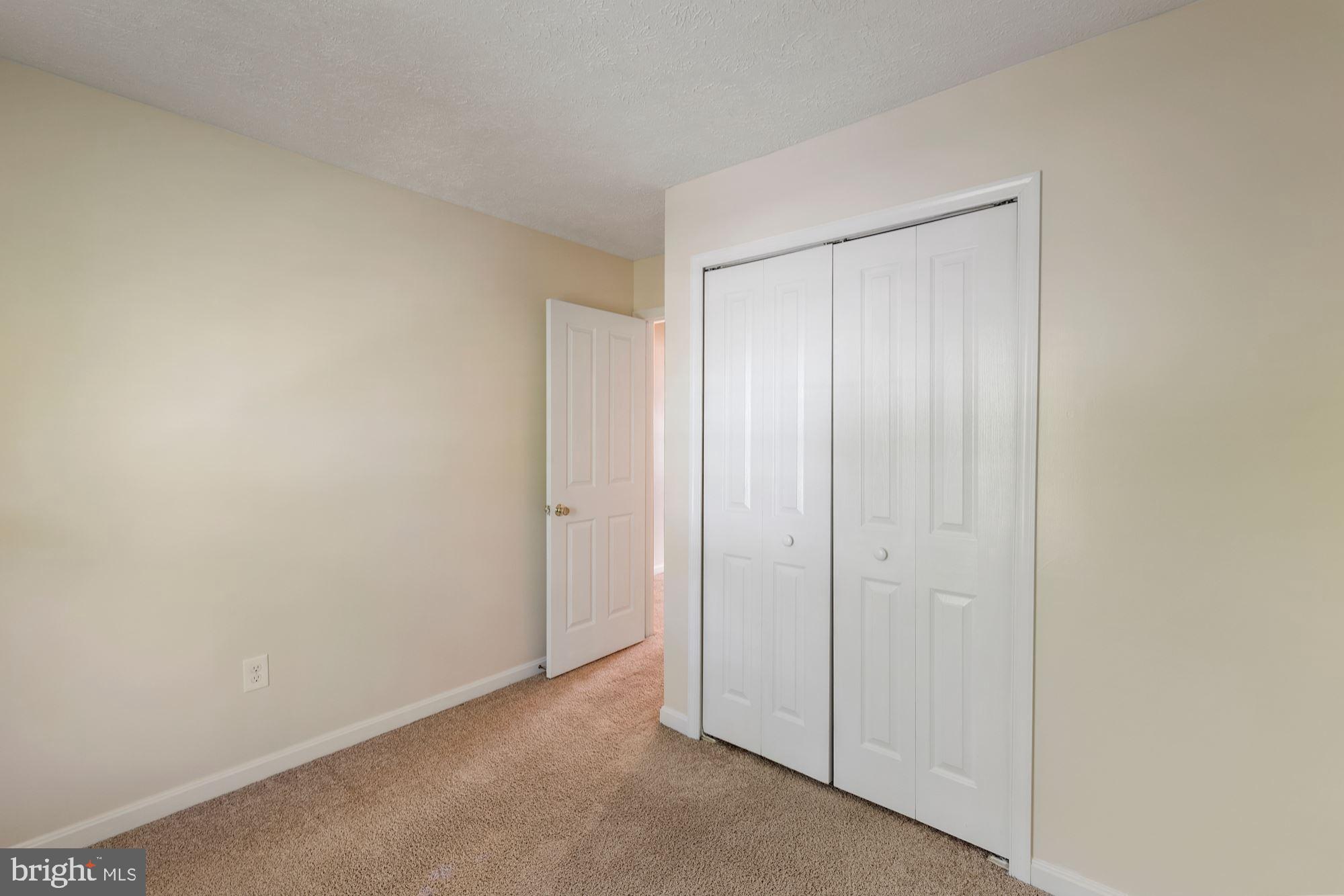 ROBINS GLENN - Residential