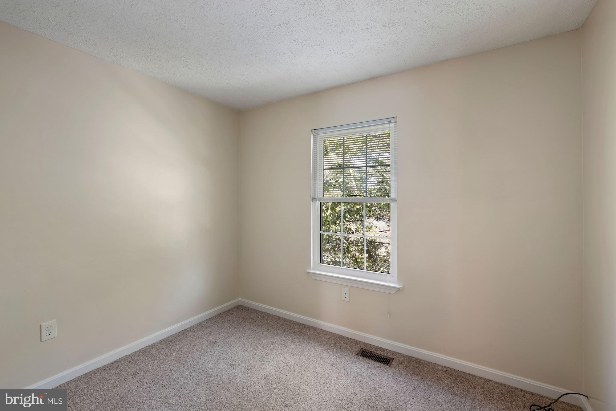 ROBINS GLENN - Residential