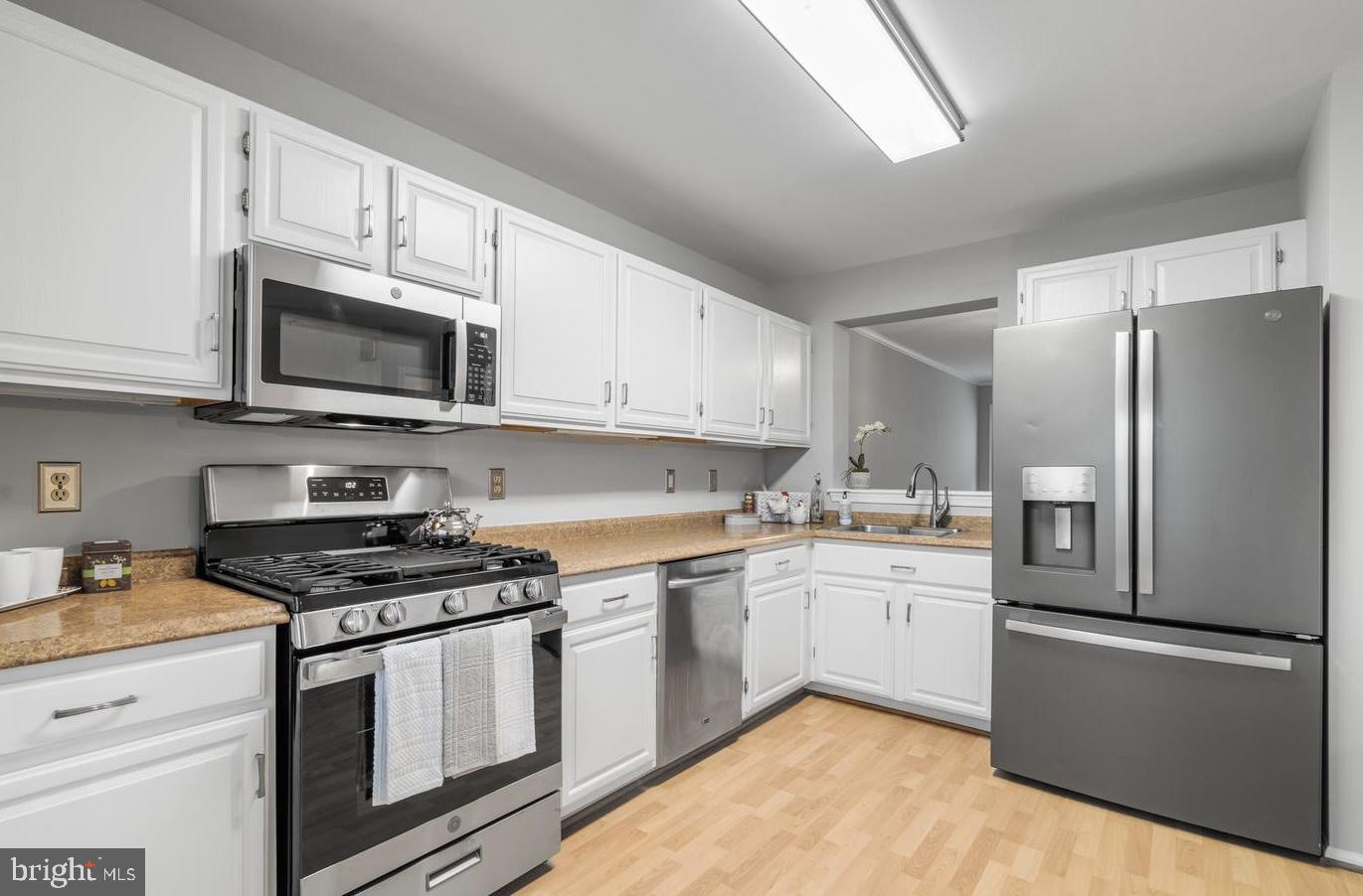 GLYNDON GATE - Residential Lease