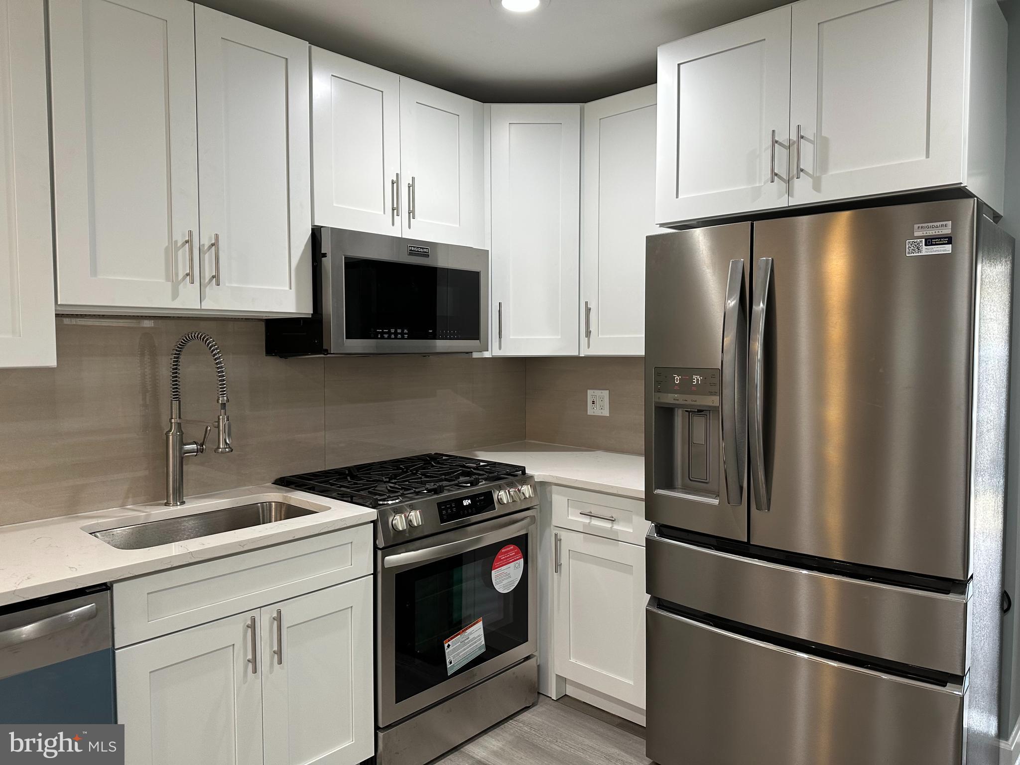 PORT RICHMOND - Residential