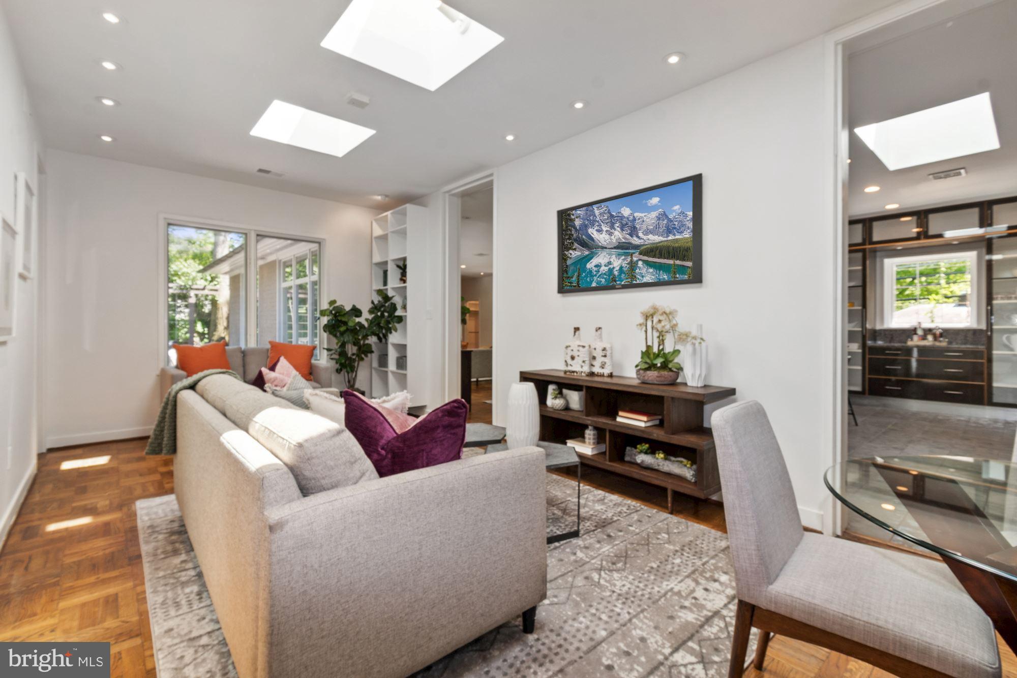 SOMERSET - Residential