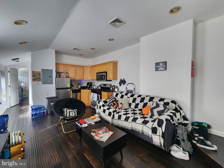 Available August 1st move-in! Super bright 1 bedroom 1 bathroom unit available August 1st  located on the 4th floor! Live on a beautiful quiet street in the Fairmount neighborhood!  This 1 bedroom unit is located, features a spacious Kitchen/Living area and beautiful high ceilings through out.  Plenty of closet space in the hallway before the bedroom, along with IN the bedroom! Enjoy a beautiful serene evening or morning with the northern facing private patio.  Shared laundry is located in the basement - coin operated.  This location is perfect for commuters using public transportation and also individuals who would want to steps away from a park!  Tenant is responsible for gas and electric and there is a $50 flat fee for water.   Pets are welcome with an additional fee!  Schedule a tour today!