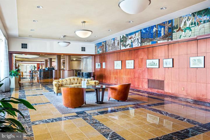 ART MUSEUM AREA - Residential Lease