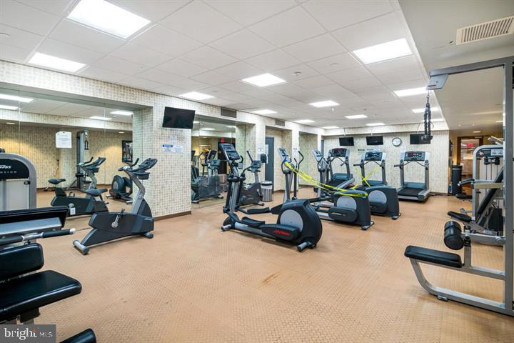 ART MUSEUM AREA - Residential Lease