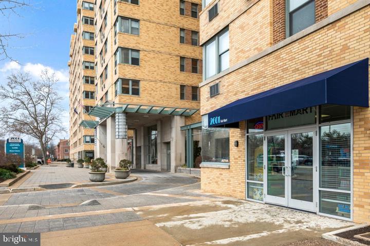 ART MUSEUM AREA - Residential Lease