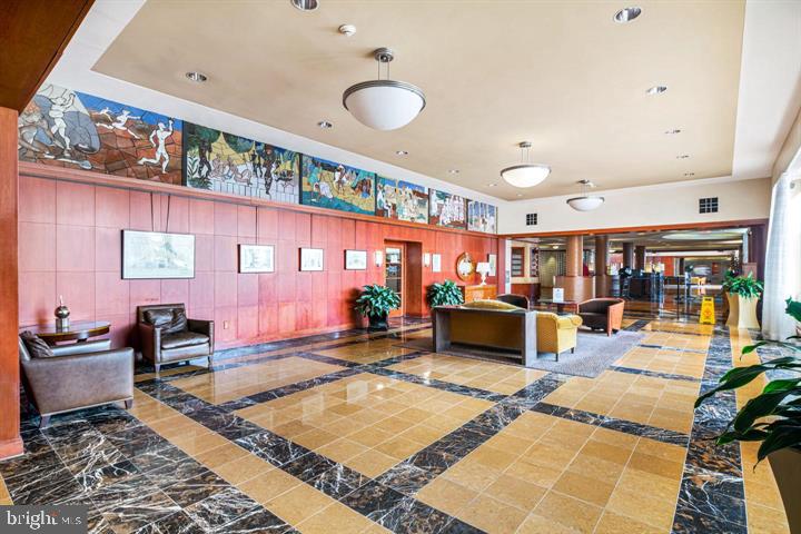 ART MUSEUM AREA - Residential Lease