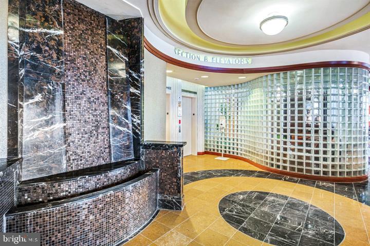 ART MUSEUM AREA - Residential Lease