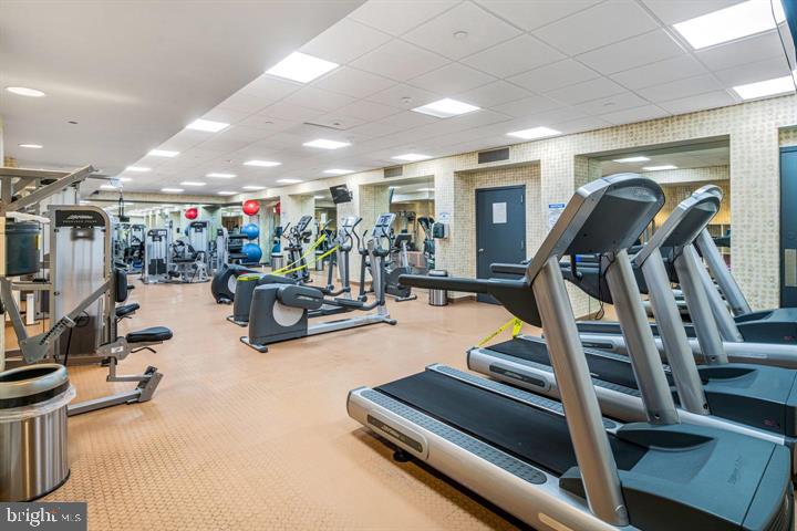 ART MUSEUM AREA - Residential Lease