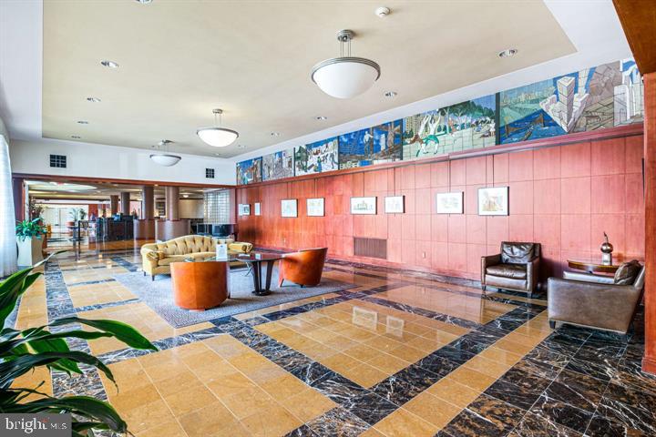 ART MUSEUM AREA - Residential Lease