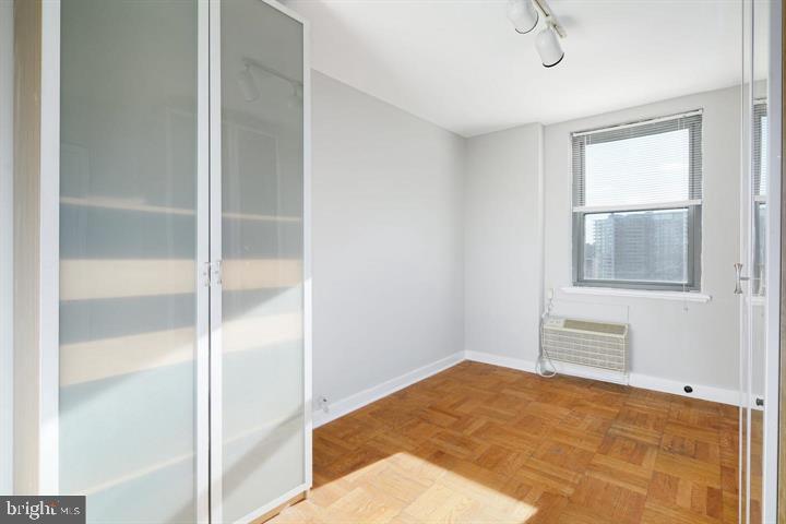 ART MUSEUM AREA - Residential Lease