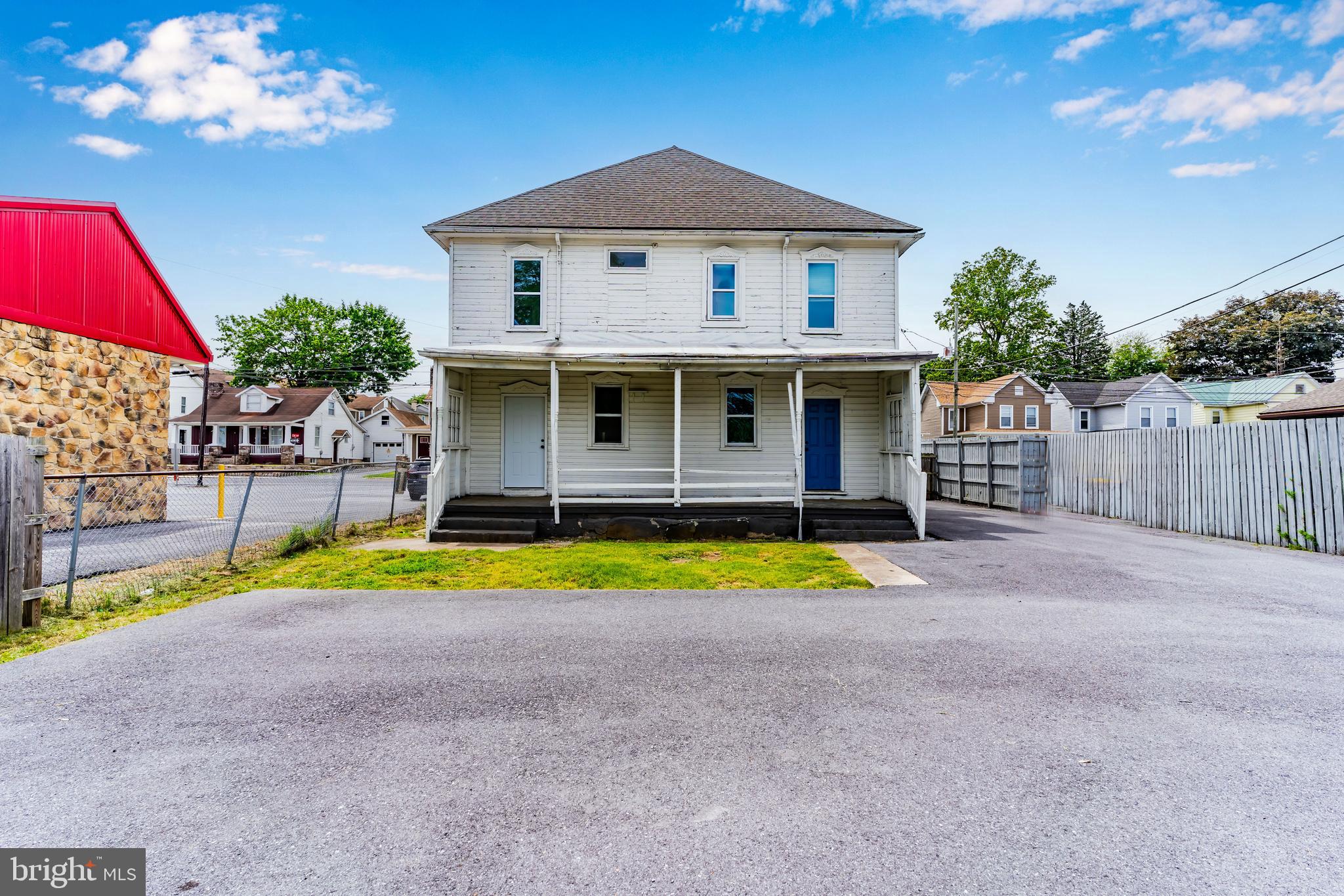 205 QUEEN STREET