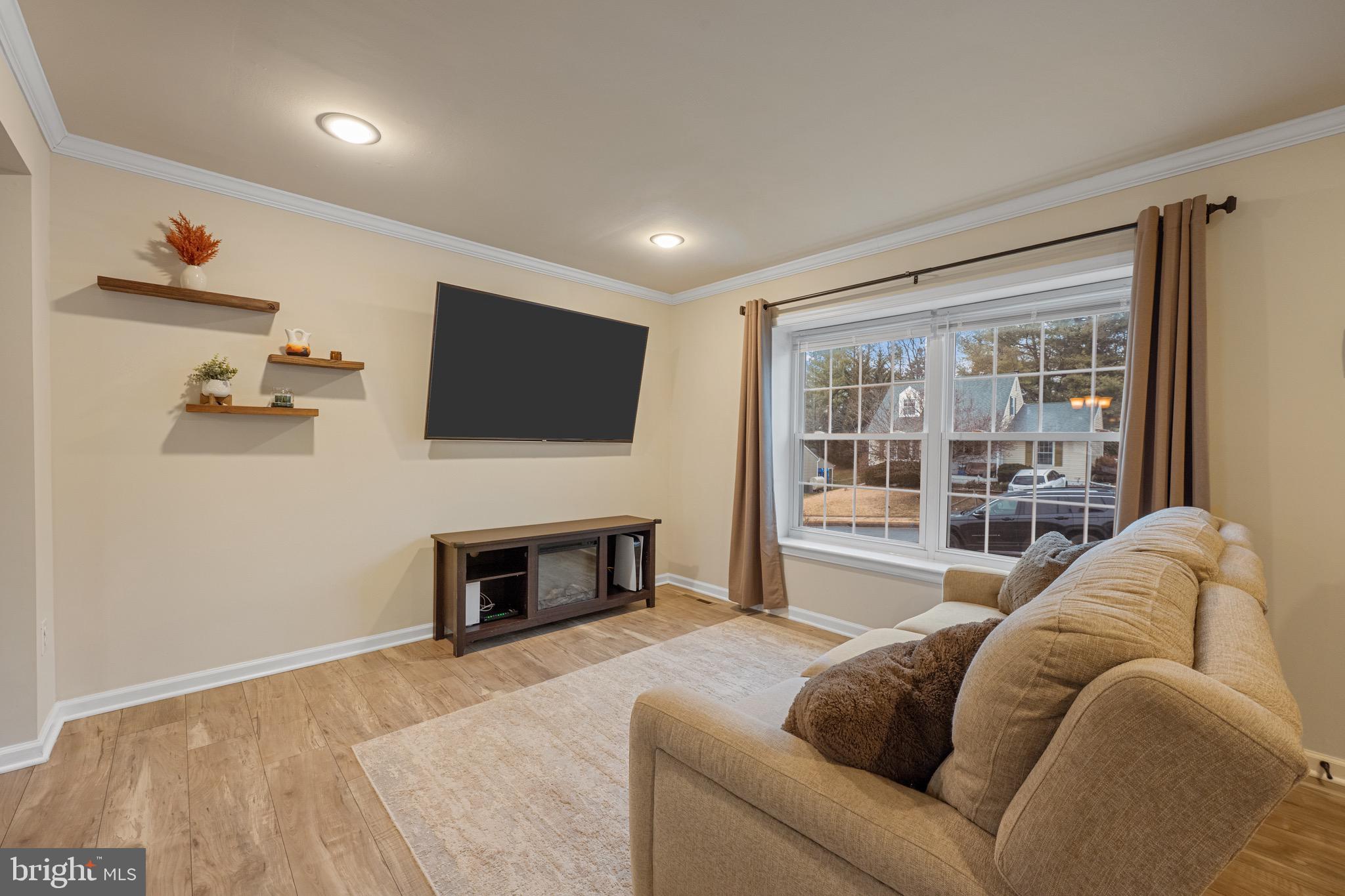 VILLAGE OF HICKORY HOLLOW - Residential