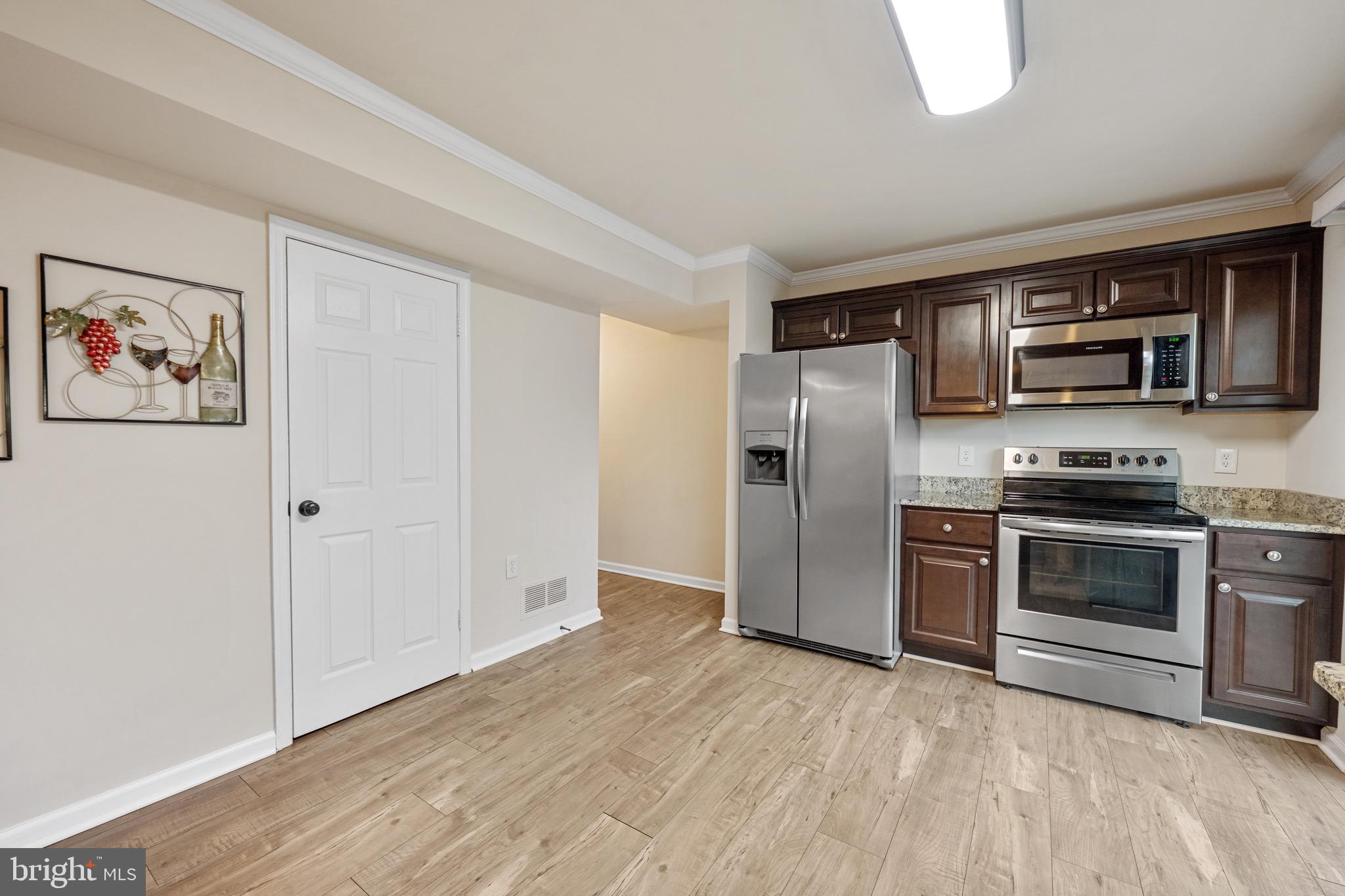 VILLAGE OF HICKORY HOLLOW - Residential