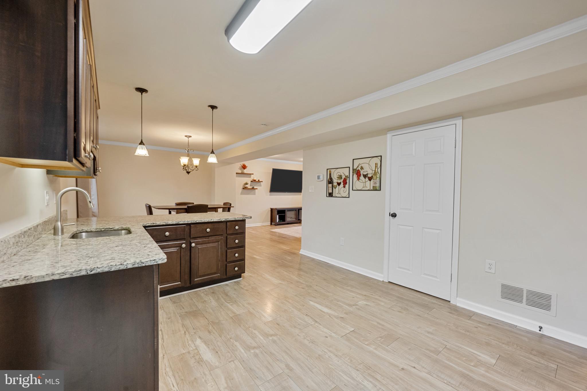 VILLAGE OF HICKORY HOLLOW - Residential