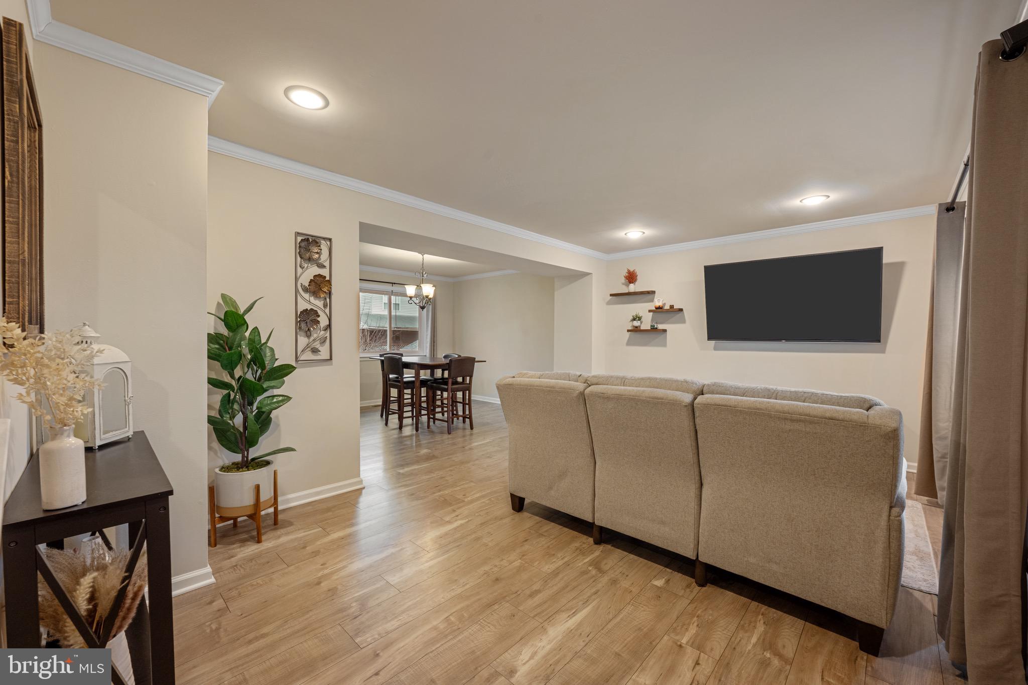 VILLAGE OF HICKORY HOLLOW - Residential