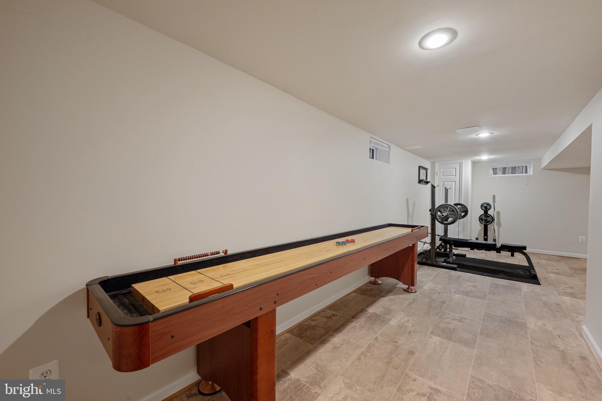 VILLAGE OF HICKORY HOLLOW - Residential