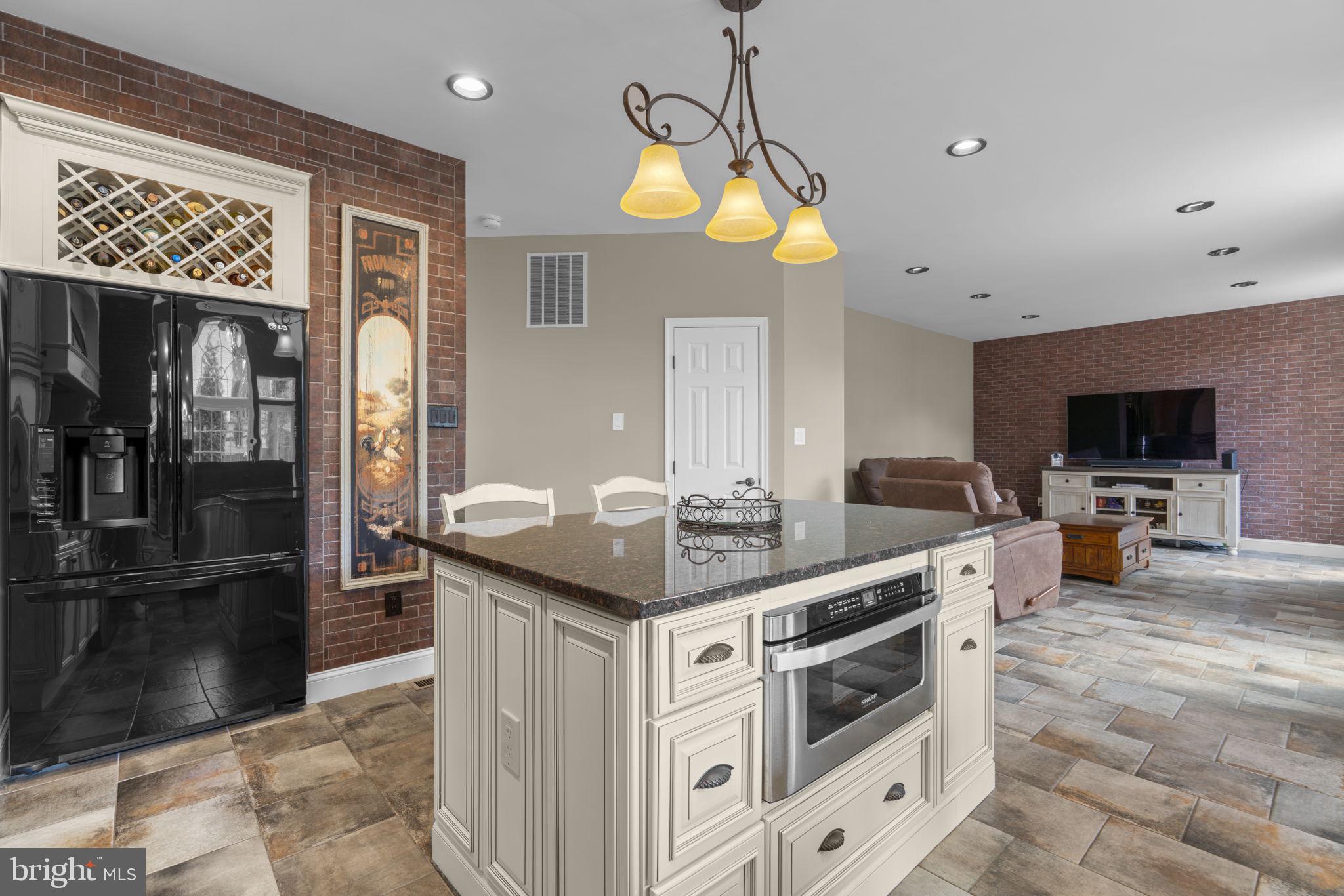 EDGEWOOD - Residential