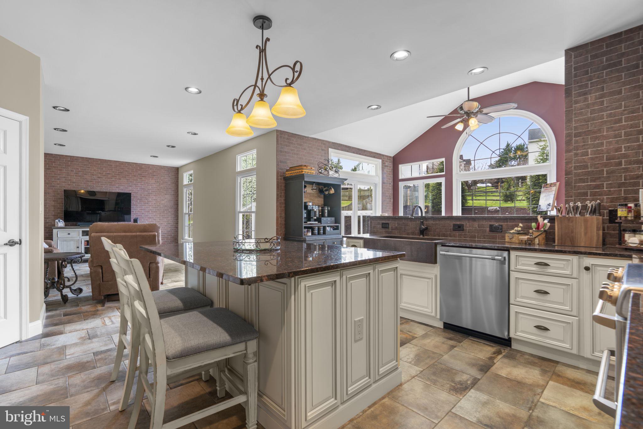 EDGEWOOD - Residential