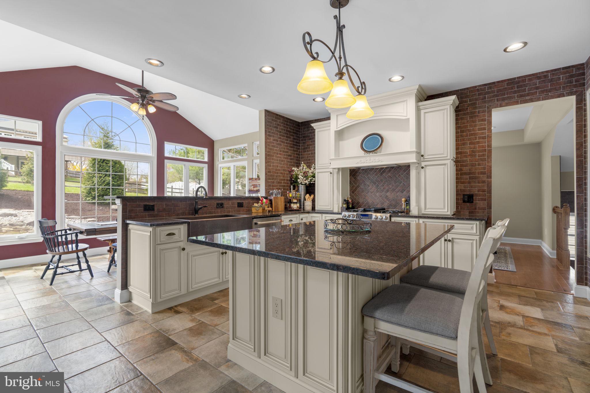 EDGEWOOD - Residential