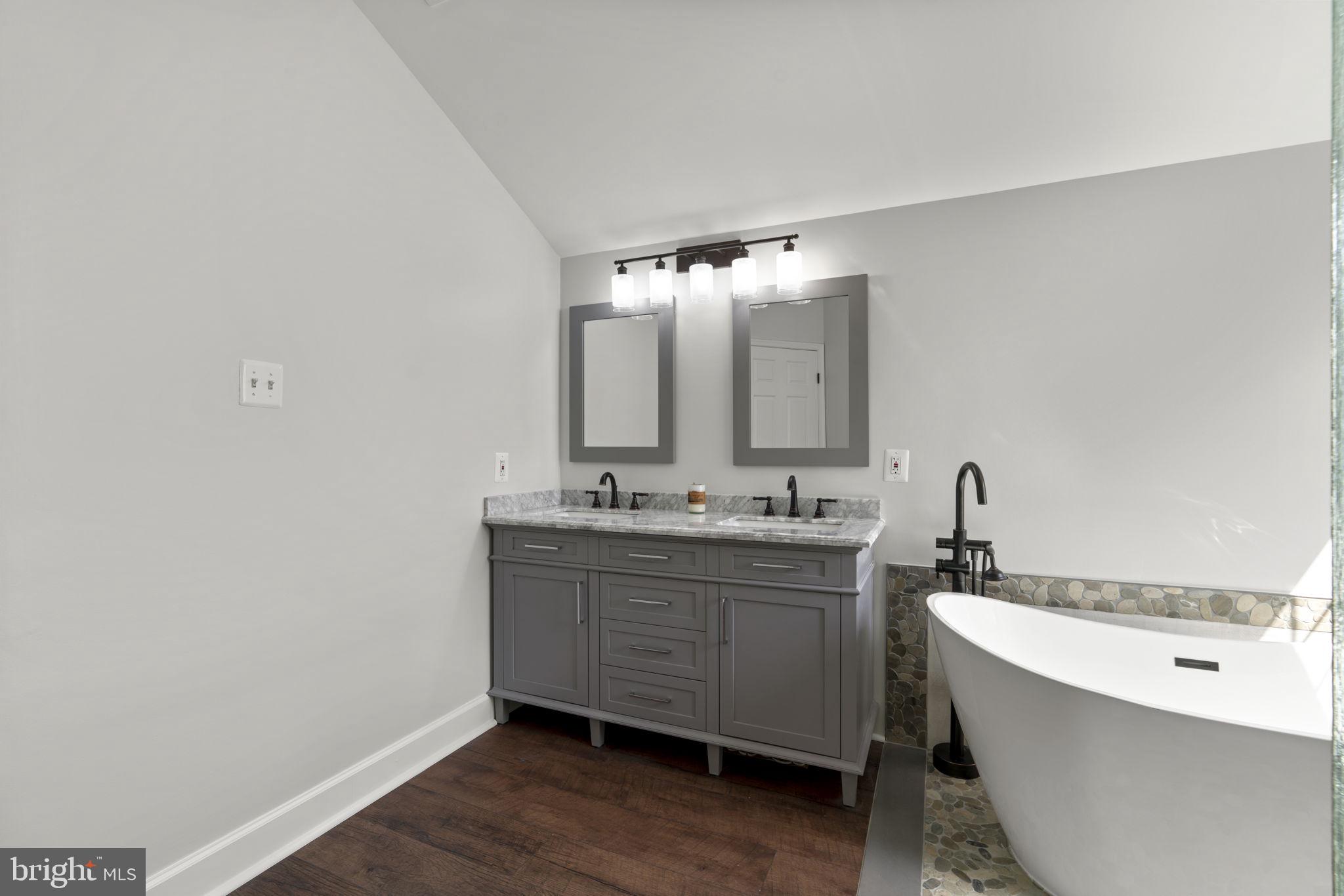 EDGEWOOD - Residential