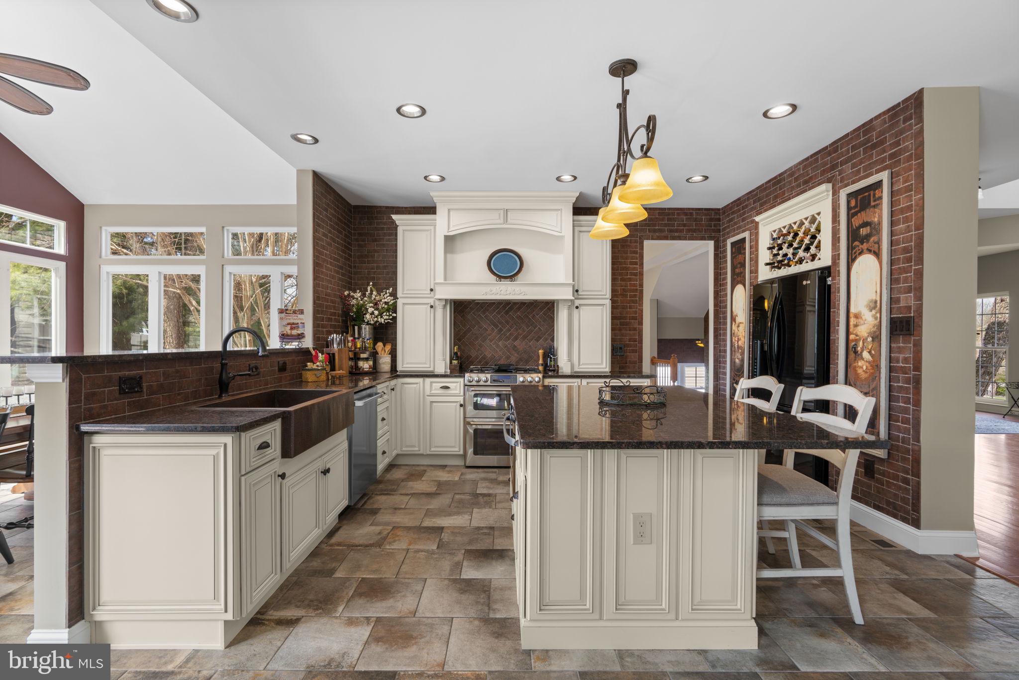 EDGEWOOD - Residential