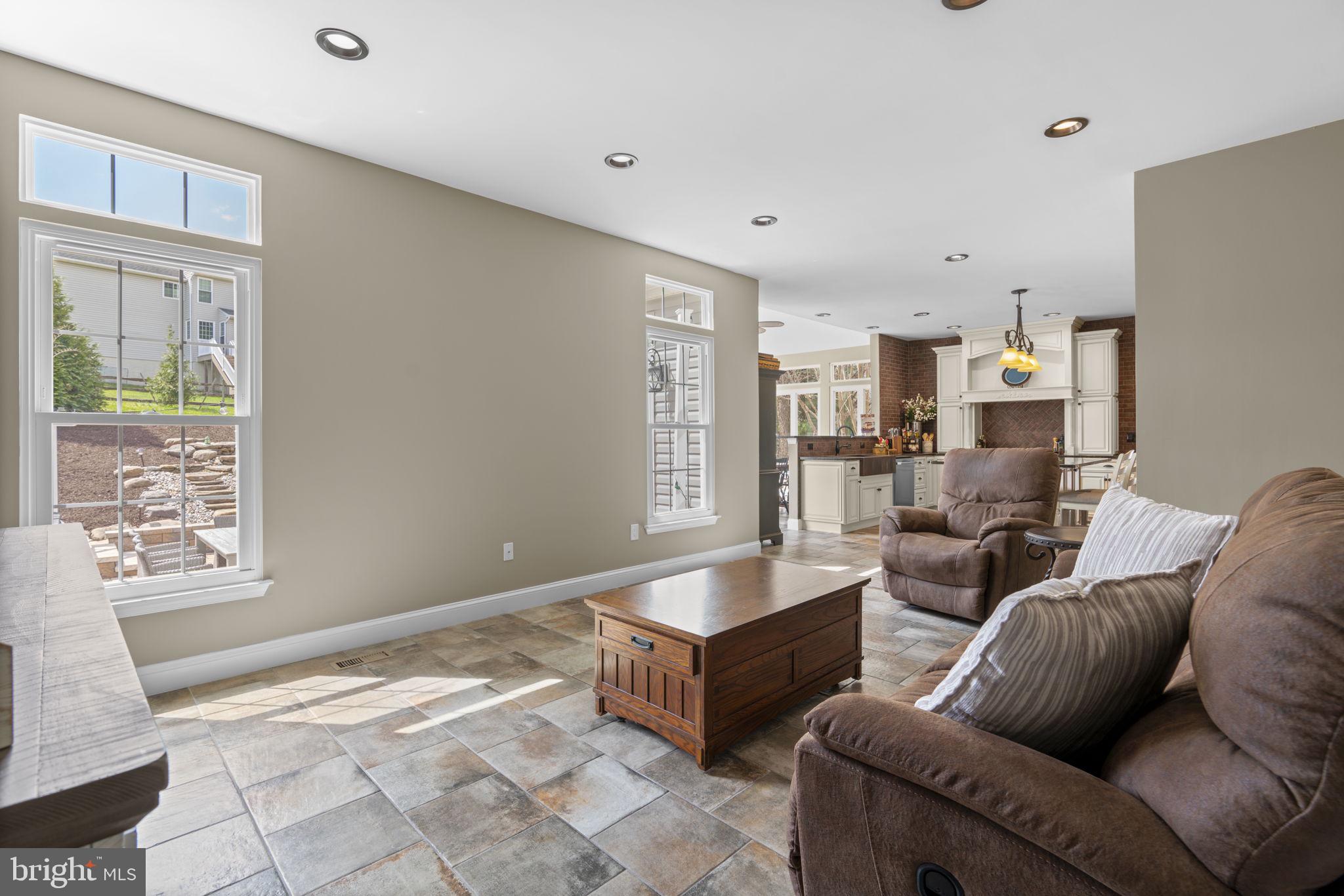 EDGEWOOD - Residential