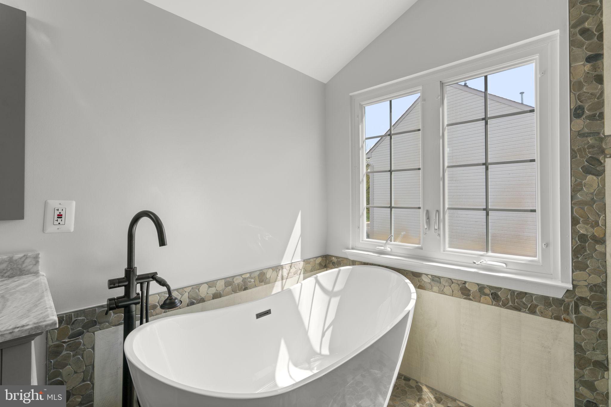 EDGEWOOD - Residential