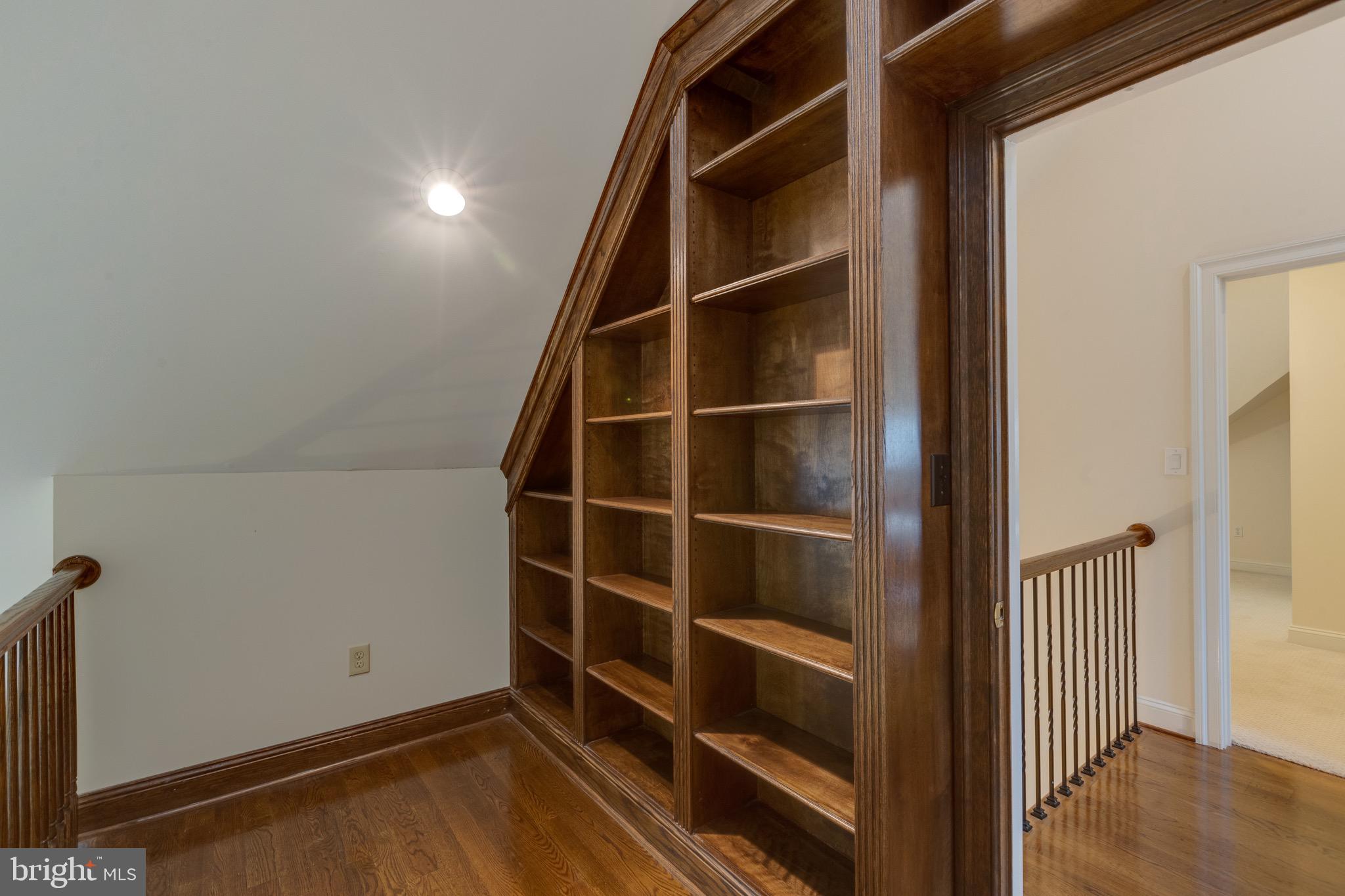 DEVILLE ESTATES - Residential